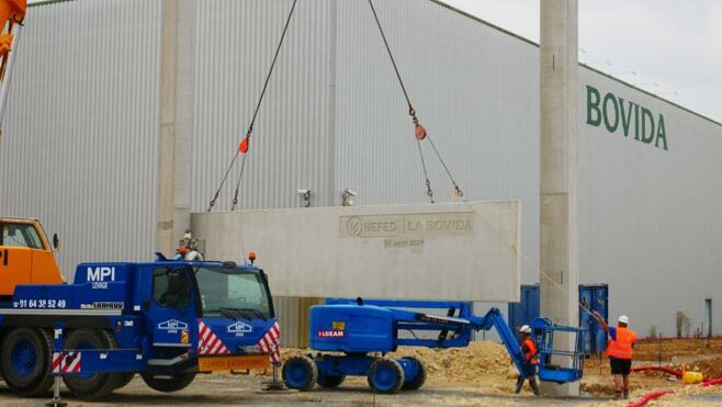 Pose de la 1ère pierre du bâtiment grande hauteur pour LA BOVIDA